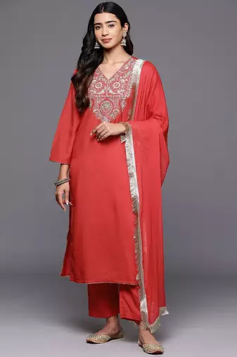 Floral Yoke Design V-Neck Thread Work Straight Kurta With Trousers & Dupatta