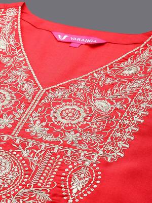 Floral Yoke Design V-Neck Thread Work Straight Kurta With Trousers & Dupatta 2