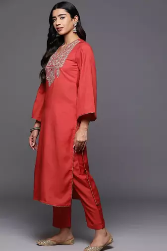 Floral Yoke Design V-Neck Thread Work Straight Kurta With Trousers & Dupatta
