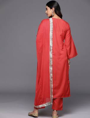 Floral Yoke Design V-Neck Thread Work Straight Kurta With Trousers & Dupatta 6