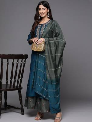 Ethnic Motifs Thread Embroidered Sequinned Kurta with Sharara & Dupatta 7