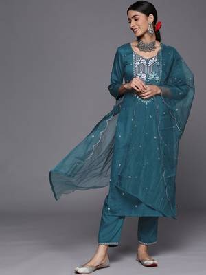 Ethnic Zari Embroidered Sequence Embellished Kurta with Trouser & Dupatta 7