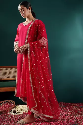 Women Floral Embroidered Regular Thread Work Kurta with Trousers & With Dupatta