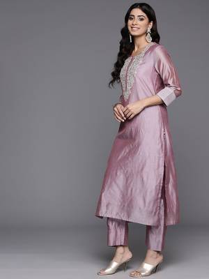 Floral Embroidered Zari Chanderi Silk Kurta with Trousers & Dupatta 7
