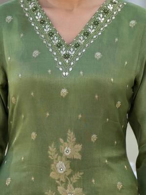 Floral Regular Pure Silk Kurta with Trouser & Dupatta 4