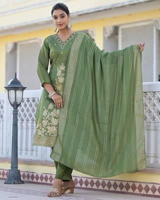 Floral Regular Pure Silk Kurta with Trouser & Dupatta 6