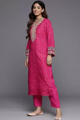 Ethnic Motifs Woven Design Sequinned Kurta with Trousers & Dupatta