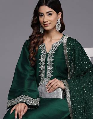 Women Floral Embroidered Regular Kurta with Trousers & With Dupatta 2