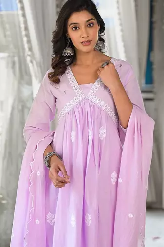 Women Floral Embroidered Empire Thread Work Pure Cotton Kurta with Trousers & With Dupatta