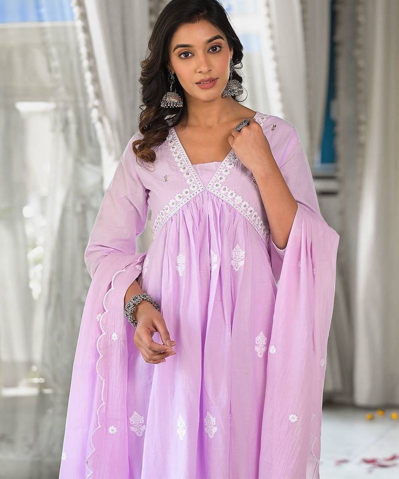 Women Floral Embroidered Empire Thread Work Pure Cotton Kurta with Trousers & With Dupatta