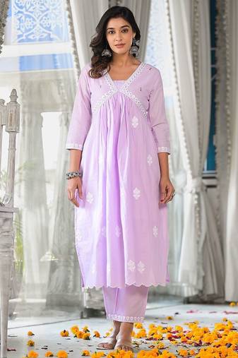 Women Floral Embroidered Empire Thread Work Pure Cotton Kurta with Trousers & With Dupatta