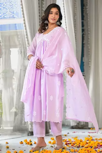 Women Floral Embroidered Empire Thread Work Pure Cotton Kurta with Trousers & With Dupatta