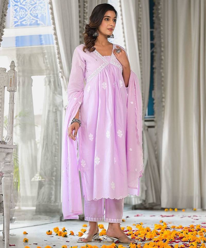 Women Floral Embroidered Empire Thread Work Pure Cotton Kurta with Trousers & With Dupatta