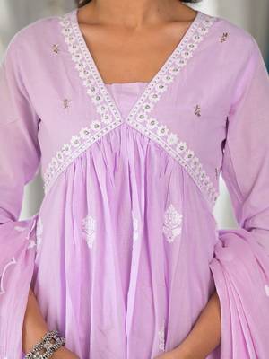 Women Floral Embroidered Empire Thread Work Pure Cotton Kurta with Trousers & With Dupatta 7