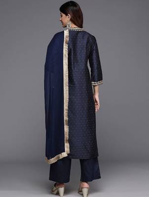 Sequinned Kurta with Trousers & Dupatta 7