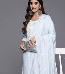 Women Floral Embroidered Regular Thread Work Kurta with Trousers & With Dupatta