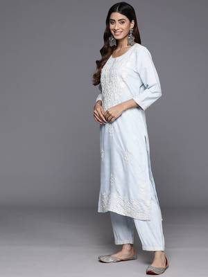 Women Floral Embroidered Regular Thread Work Kurta with Trousers & With Dupatta 6