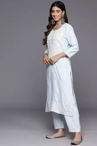 Women Floral Embroidered Regular Thread Work Kurta with Trousers & With Dupatta