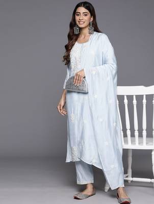 Women Floral Embroidered Regular Thread Work Kurta with Trousers & With Dupatta 8