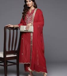 Women Floral Embroidered Regular Kurta with Trousers & With Dupatta