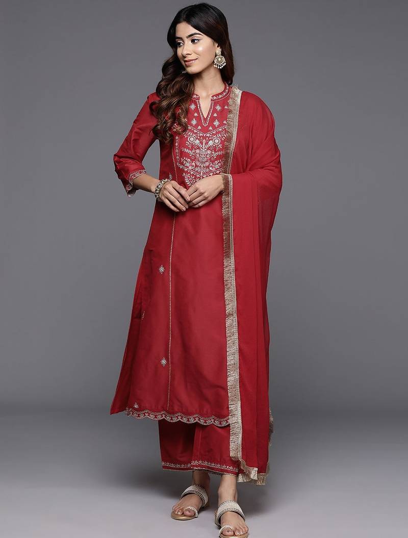 Women Floral Embroidered Regular Kurta with Trousers & With Dupatta
