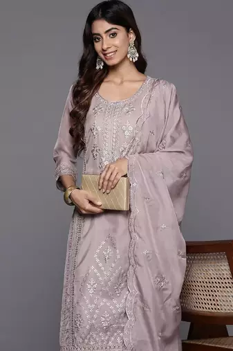 Women Floral Embroidered Regular Sequinned Kurta with Trousers & With Dupatta
