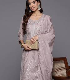 Women Floral Embroidered Regular Sequinned Kurta with Trousers & With Dupatta