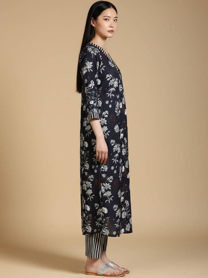 Floral Printed V-Neck Kurta With Trousers