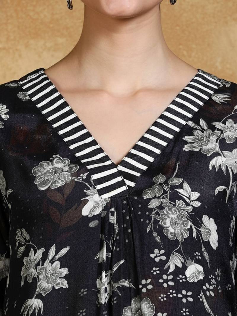 Floral Printed V-Neck Kurta With Trousers