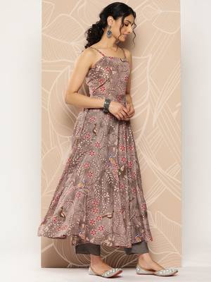 Floral Printed Kurta With Trousers & Dupatta 3