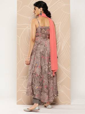 Floral Printed Kurta With Trousers & Dupatta 4