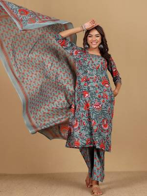 Women Floral Printed Mandarin Collar Kurta with Trousers & Dupatta 6