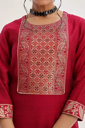 Ethnic Motifs Yoke Design Straight Kurta & Trousers With Dupatta