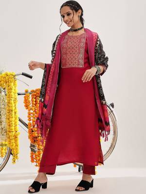 Ethnic Motifs Yoke Design Straight Kurta & Trousers With Dupatta 7