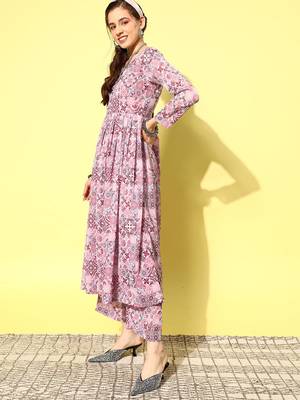 Women Ethnic Motifs Printed Empire Silk Georgette Kurta with Trousers 4