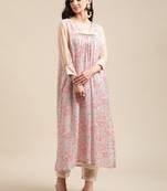 Women Peach-Coloured & Cream-Coloured Floral Printed Pleated Kurta With Trousers