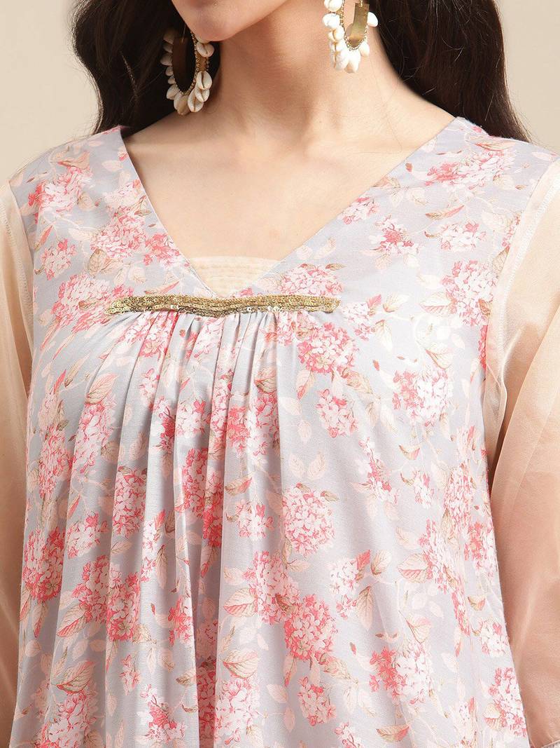 Women Peach-Coloured & Cream-Coloured Floral Printed Pleated Kurta With Trousers