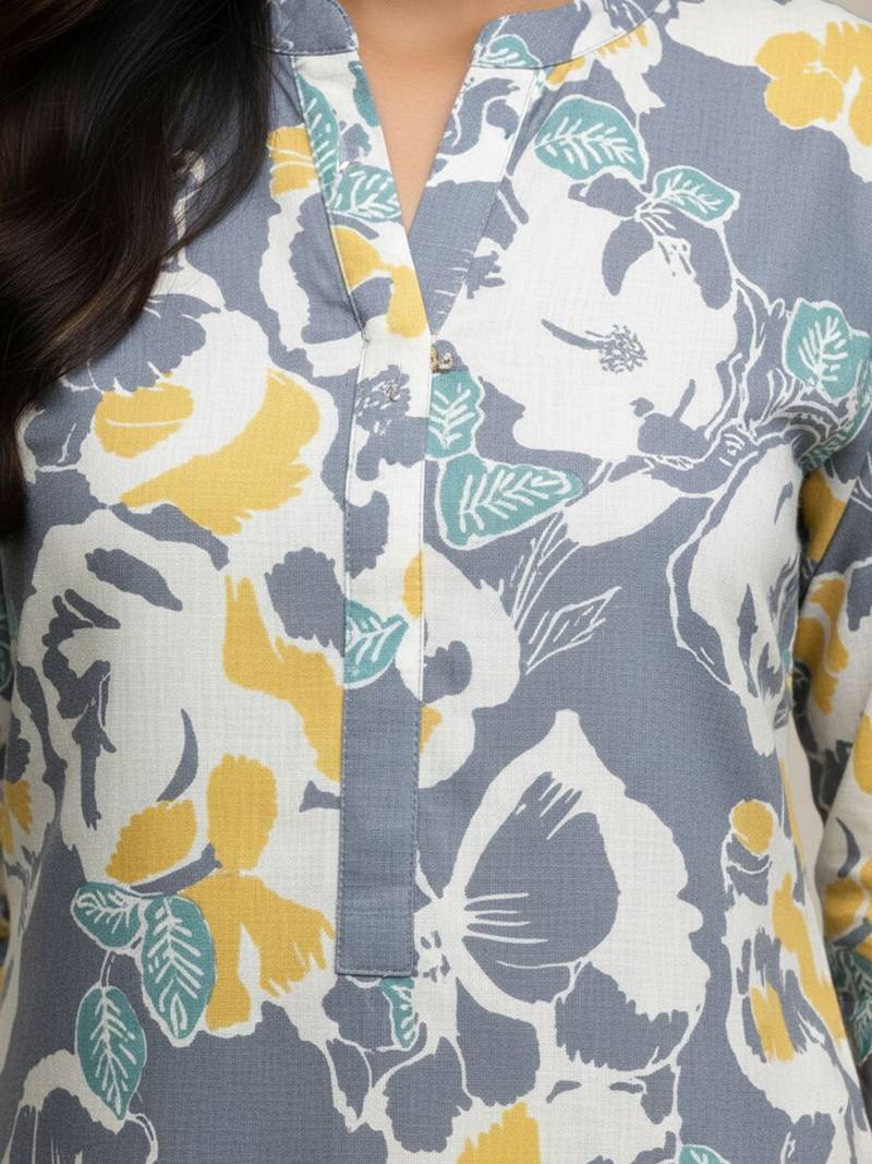 Women Floral Printed Kurta with Trousers
