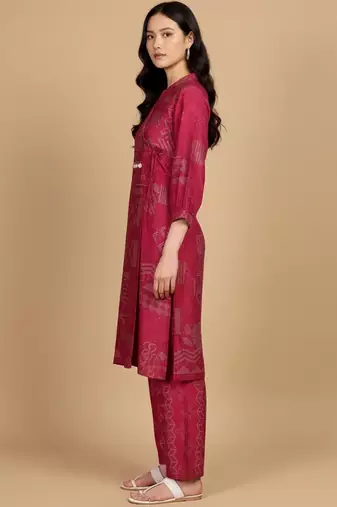 Women Bandhani Printed Collar Tassel-Detail Kurta With Trousers