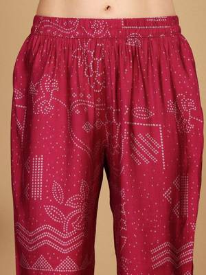 Women Bandhani Printed Collar Tassel-Detail Kurta With Trousers 4