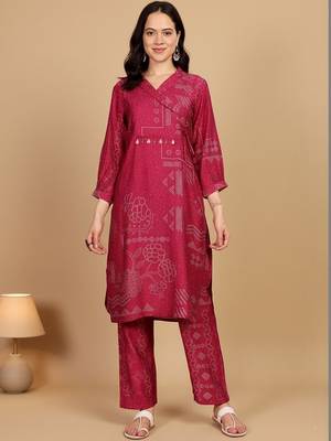 Women Bandhani Printed Collar Tassel-Detail Kurta With Trousers 5