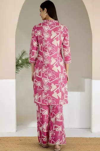 Women Geometric Printed Kurta with Trousers