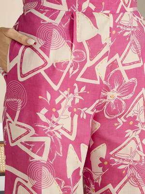 Women Geometric Printed Kurta with Trousers 5