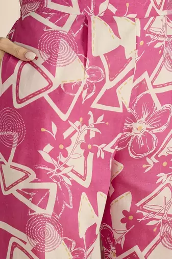 Women Geometric Printed Kurta with Trousers