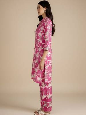 Women Geometric Printed Kurta with Trousers 7