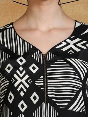 Women Geometric Printed V-Neck Kurta with Trousers 3