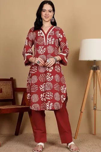 Women Geometric Printed Kurta with Trousers