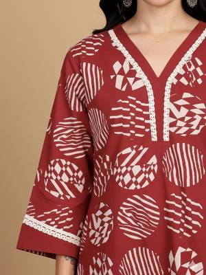 Women Geometric Printed Kurta with Trousers 5