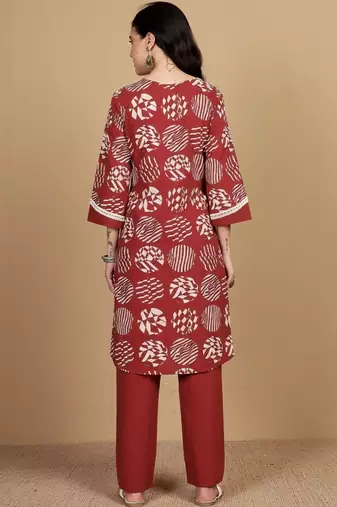 Women Geometric Printed Kurta with Trousers