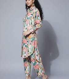 Women Floral Printed Regular Kurta with Trousers